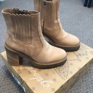 Free People - Size 37  Almond Colour Boots